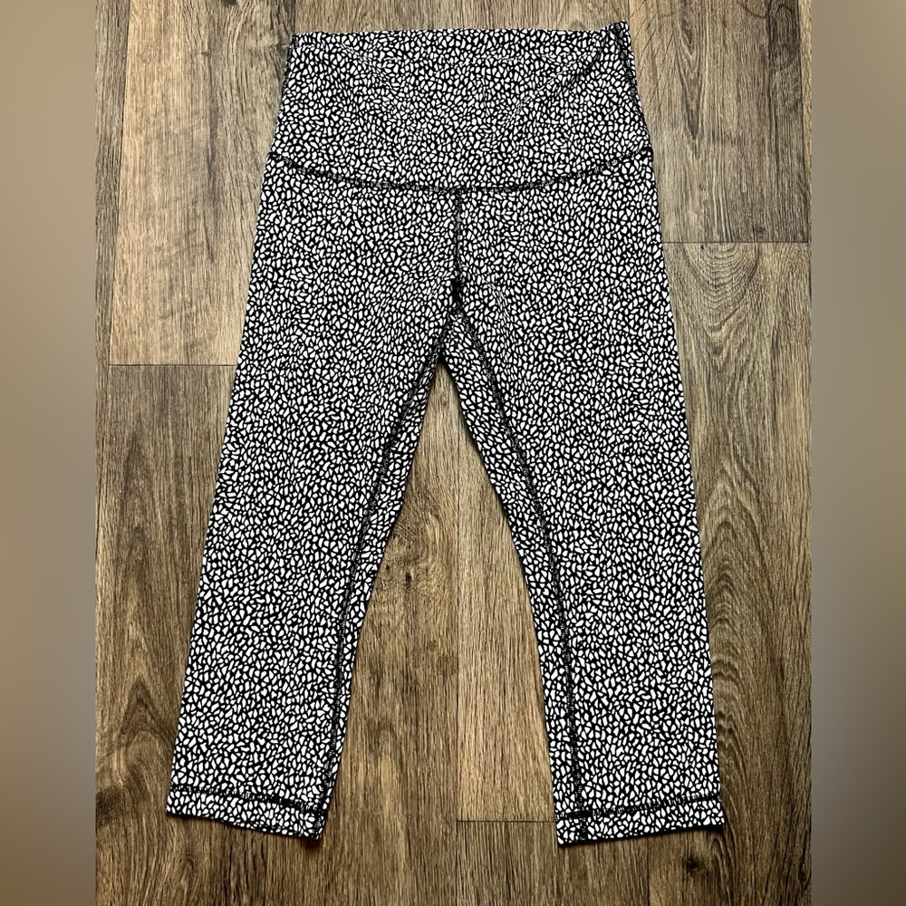 Lululemon Women’s Size 10 Cropped Leggings